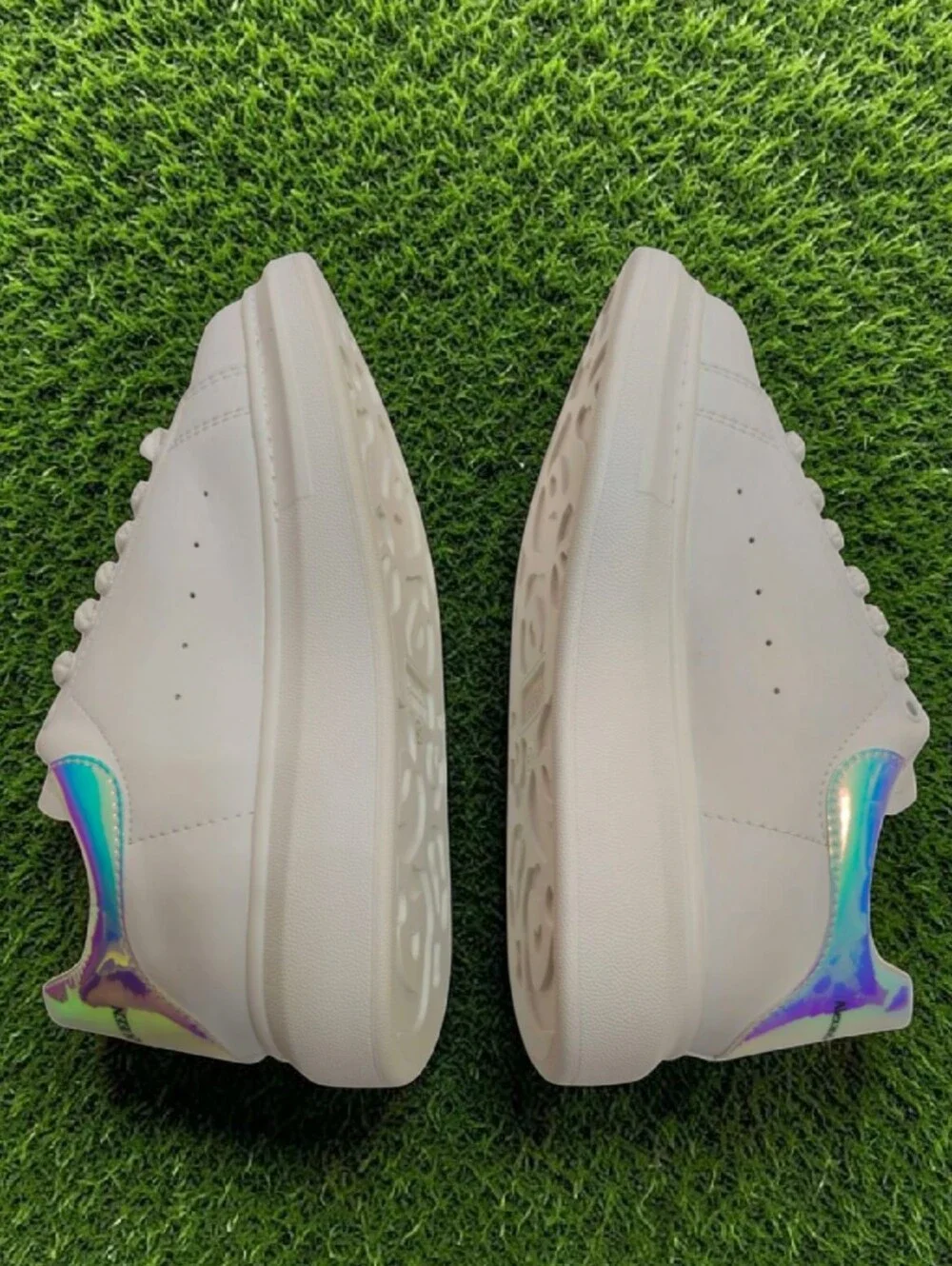 Alexander McQueen Oversized Iridescent White Size 8 No Box - Picture 2 of 6